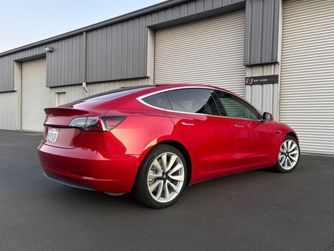 Used 2018 Tesla Model 3 Long Range image 8