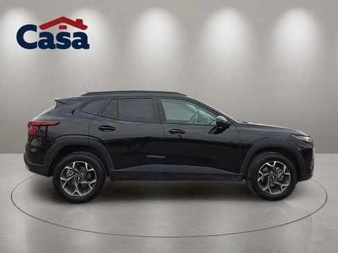 Used 2025 Chevrolet Trax LT w/ Driver Confidence Package FWD image 2