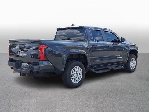 Used 2025 Toyota Tacoma SR5 AWD/4WD image 4