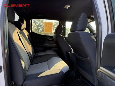 Used 2021 Toyota Tacoma TRD Off-Road image 14