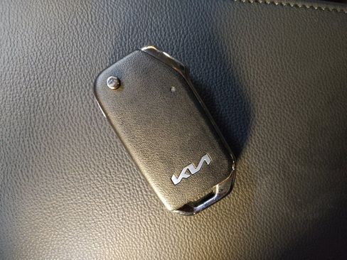 Used 2025 Kia Soul LX w/ LX Technology Package image 32