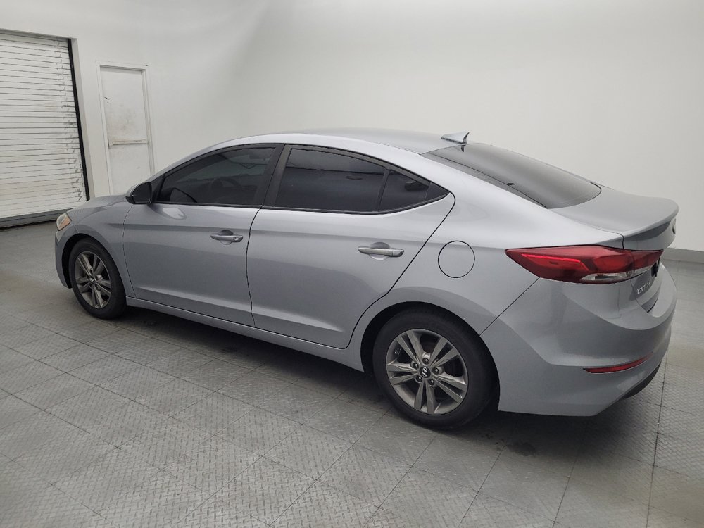 Used 2017 Hyundai Elantra SE FWD image 3