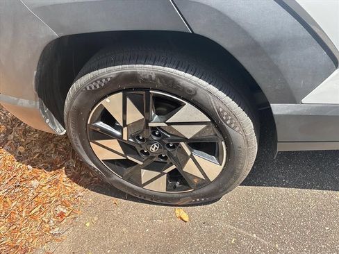 Used 2025 Hyundai Kona SEL AWD/4WD image 8