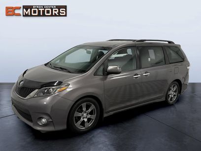Used 2017 Toyota Sienna SE