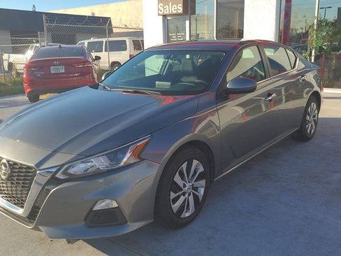 Used 2020 Nissan Altima 2.5 S FWD image 3