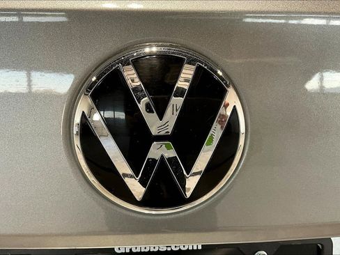 Used 2024 Volkswagen Taos SE image 40