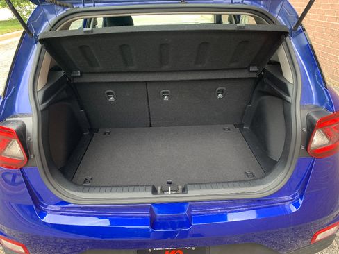 Used 2025 Hyundai Venue SEL FWD image 27