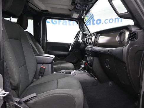 Used 2019 Jeep Wrangler Sport S image 7