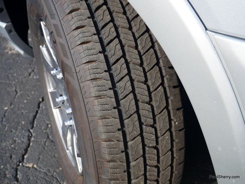 Used 2017 Ford Transit 150 XLT image 22