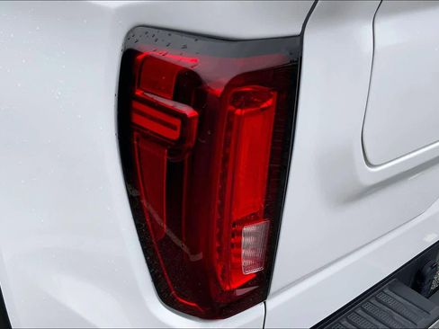 Used 2025 GMC Sierra 1500 SLT image 26
