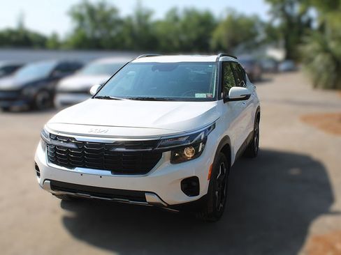 Certified 2024 Kia Seltos EX AWD/4WD image 15