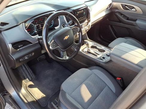 Used 2019 Chevrolet Traverse LT FWD image 17