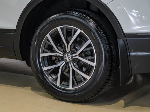 Used 2019 Volkswagen Tiguan SE image 61