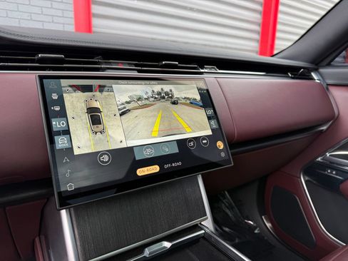 Used 2025 Land Rover Range Rover SE AWD/4WD image 40