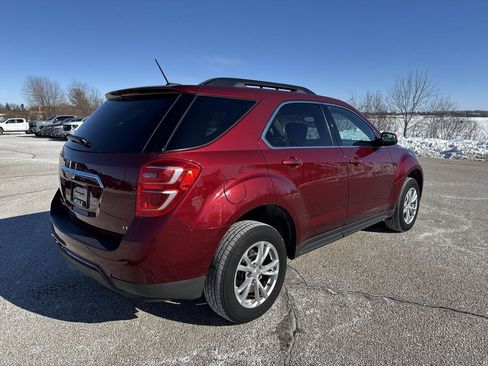 Used 2017 Chevrolet Equinox LT w/ Convenience Package image 3