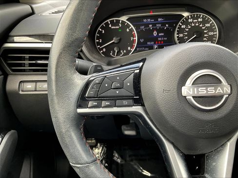 Used 2023 Nissan Altima 2.5 SR w/ SR Premium Package FWD image 14