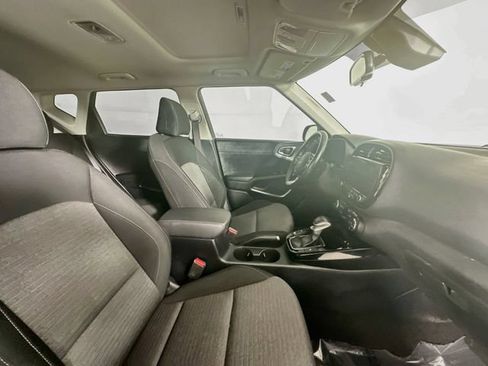 Used 2024 Kia Soul EX FWD image 27