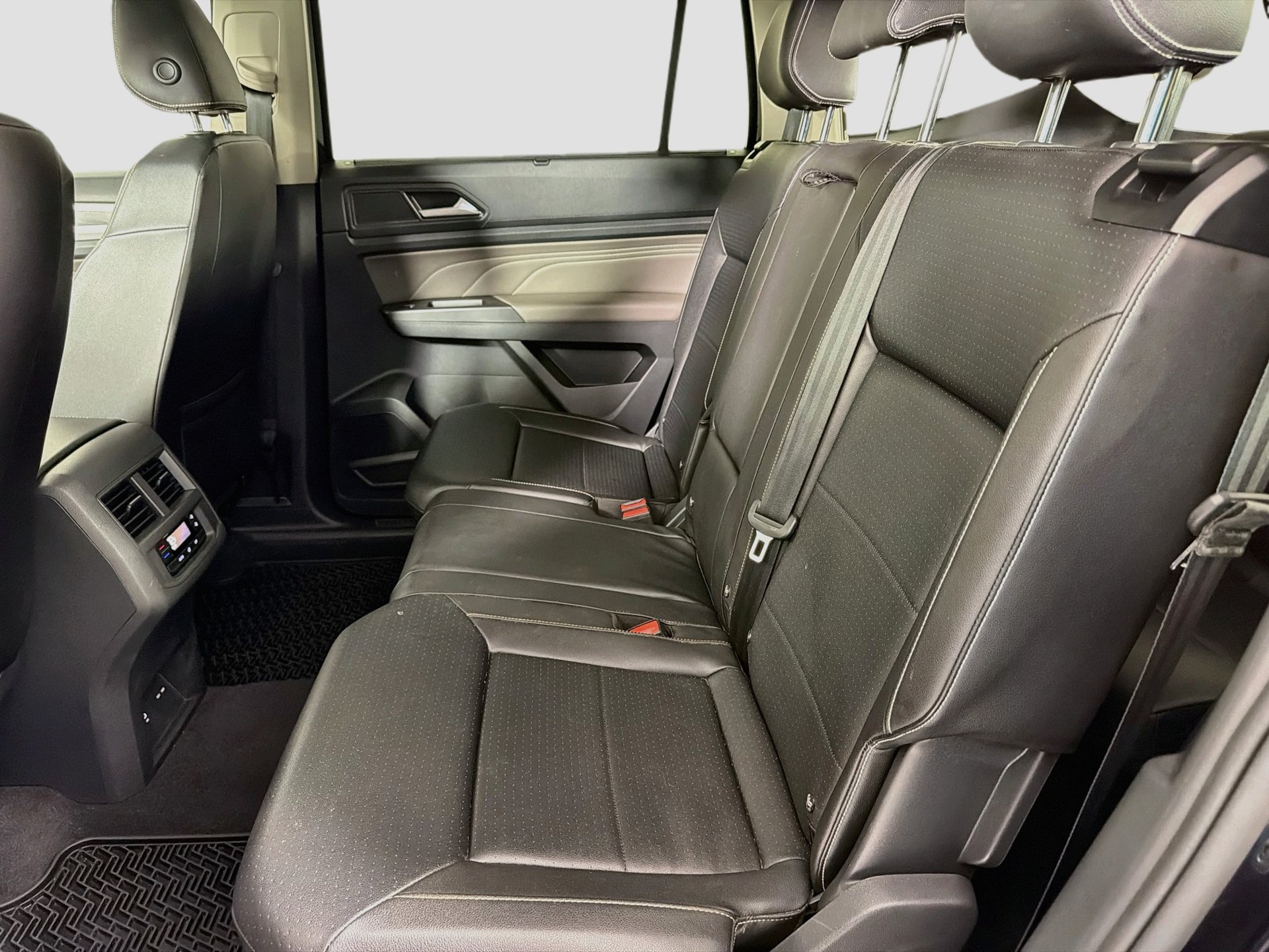 Used 2023 Volkswagen Atlas SE w/ Panoramic Sunroof Package FWD image 24