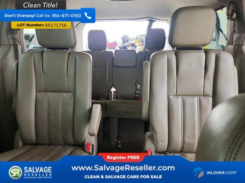 Used 2013 Chrysler Town & Country Touring-L w/ Driver Convenience Group FWD image 13