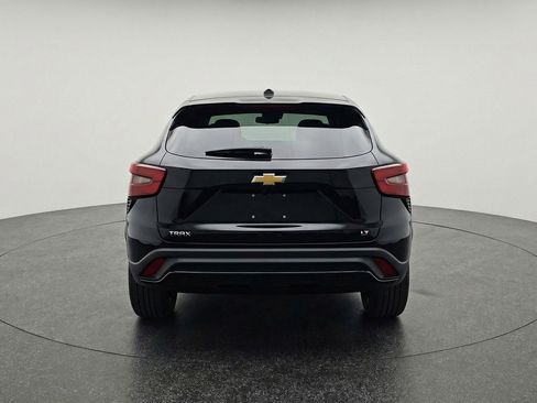 Used 2025 Chevrolet Trax LT FWD image 7