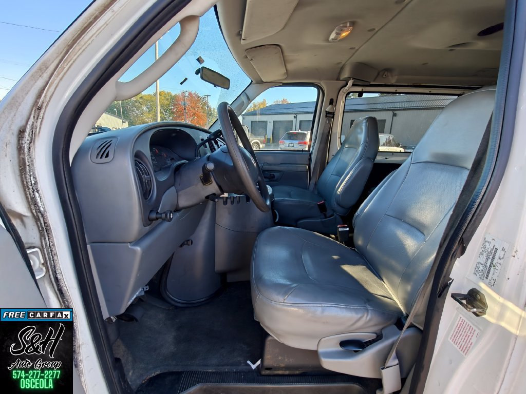Used 2003 Ford E-350 and Econoline 350 Club Wagon RWD image 17