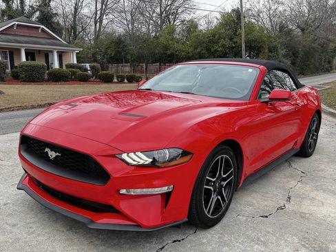 Used 2018 Ford Mustang Premium image 12