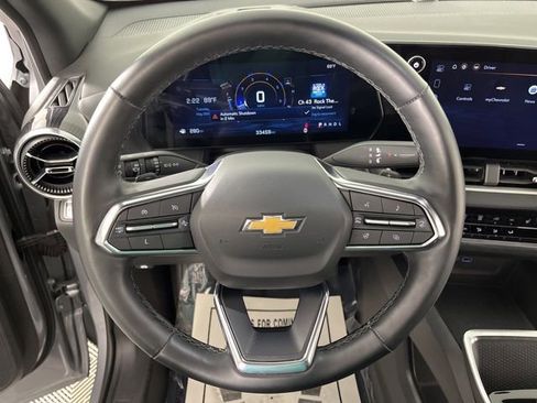 Used 2025 Chevrolet Equinox LT FWD image 22