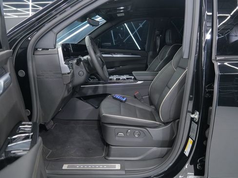 Used 2026 Cadillac Escalade ESV Sport image 27