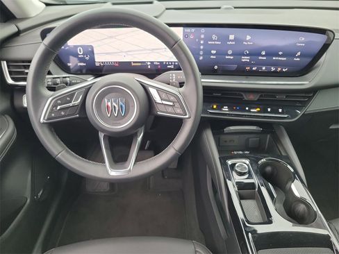 Used 2025 Buick Envision Preferred image 11