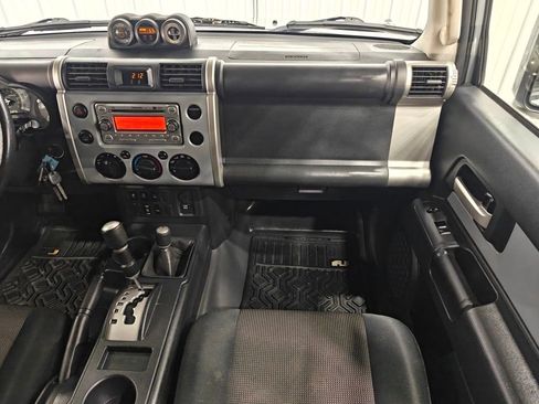 Used 2014 Toyota FJ Cruiser 4WD w/ Upgrade Package image 27