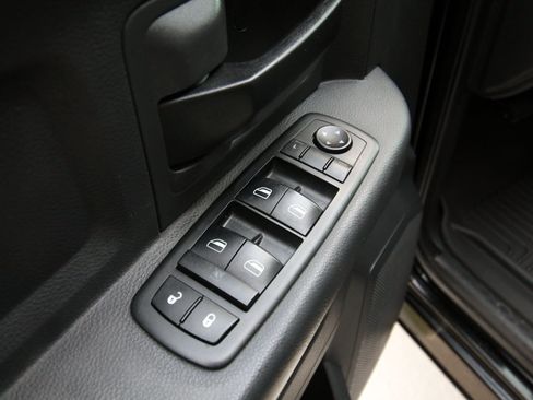 Used 2012 RAM 3500 ST w/ Chrome Appearance Group AWD/4WD image 19