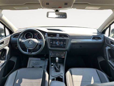 Used 2020 Volkswagen Tiguan SE FWD image 12