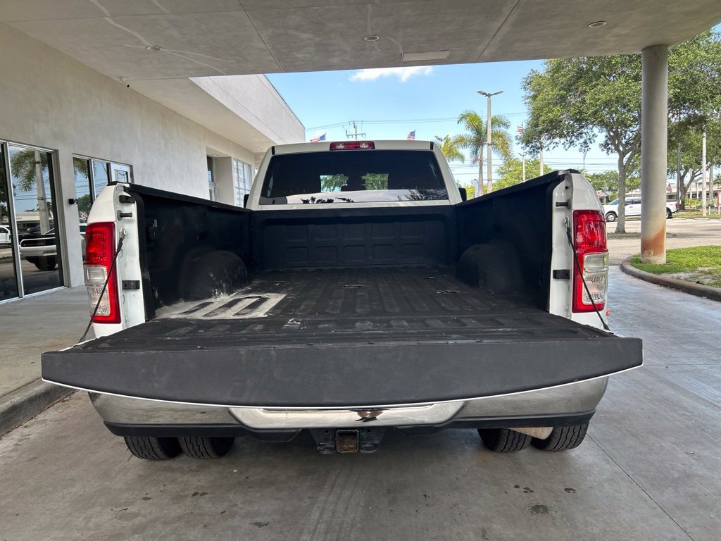 Used 2024 RAM 3500 Big Horn AWD/4WD image 36