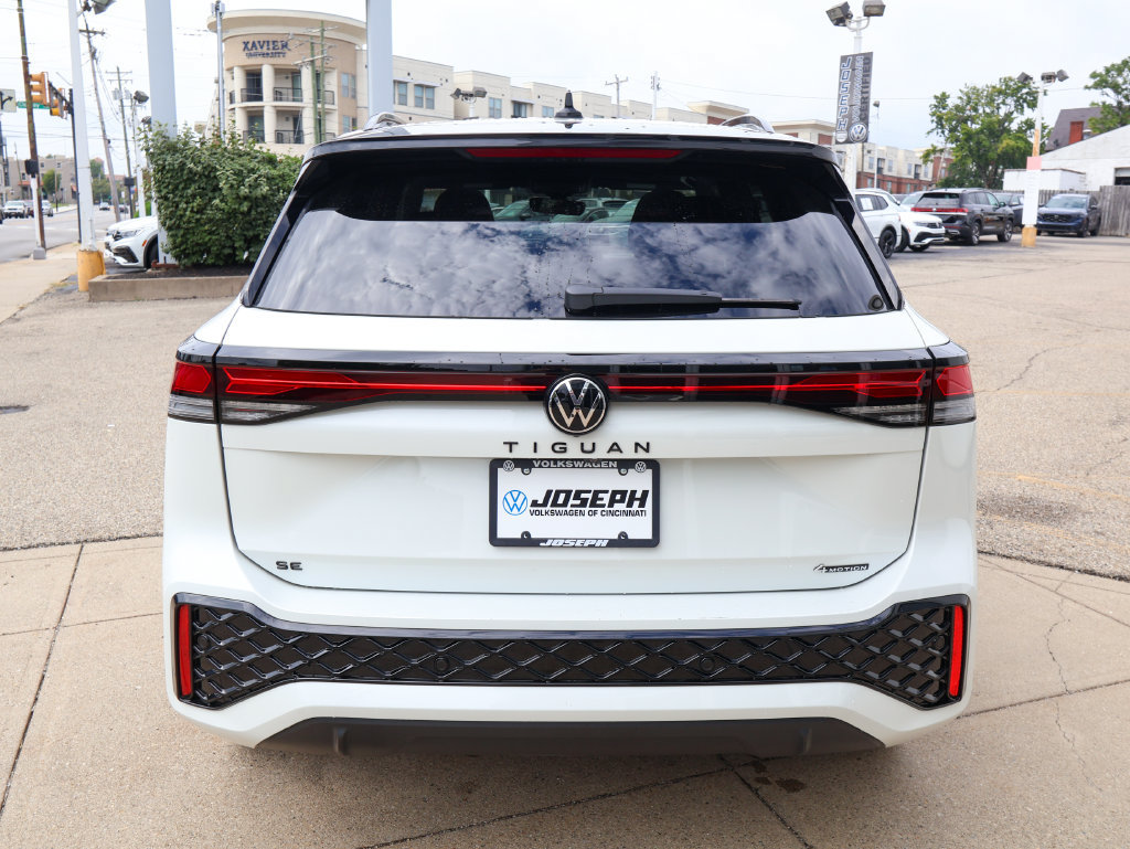 New 2026 Volkswagen Tiguan SE R-Line AWD/4WD image 4