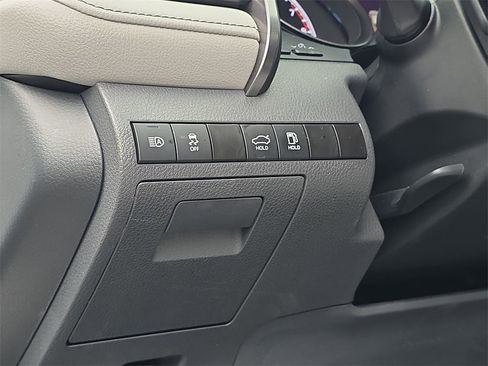 Used 2024 Toyota Camry SE image 17