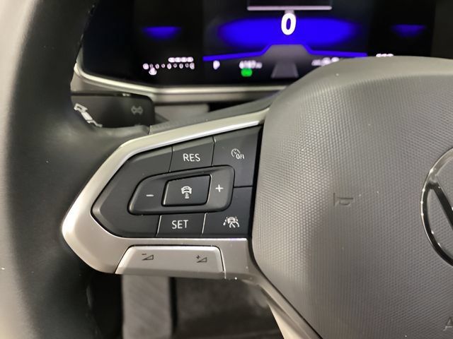 Certified 2025 Volkswagen Taos SE AWD/4WD image 19