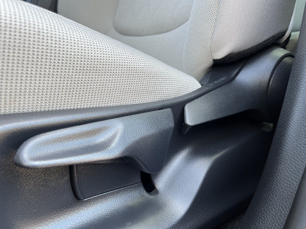 Used 2025 Toyota Corolla Cross L FWD image 23