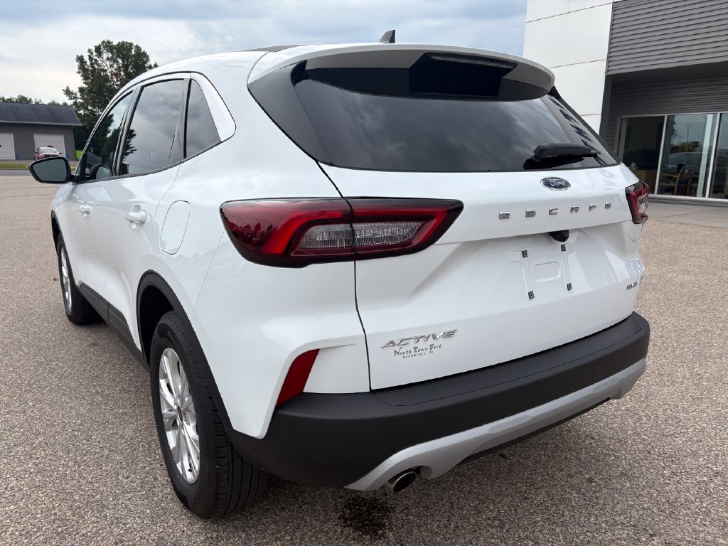 Used 2024 Ford Escape Active AWD/4WD image 9