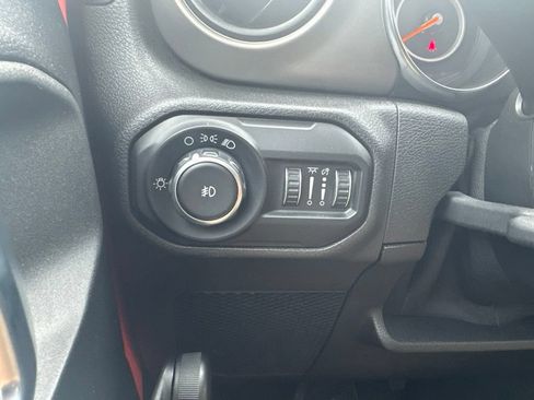 Used 2018 Jeep Wrangler Sport AWD/4WD image 24