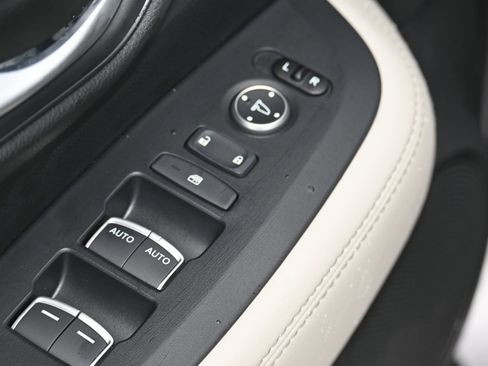 New 2026 Honda HR-V EX-L image 17