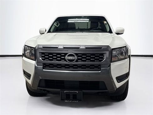 Used 2025 Nissan Frontier SV image 2