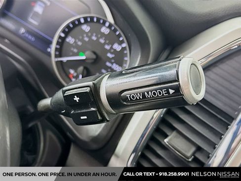 Used 2020 Nissan Titan SL w/ Moonroof Package AWD/4WD image 17