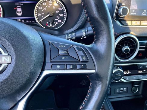 Used 2025 Nissan Sentra SR w/ SR Premium Package image 29