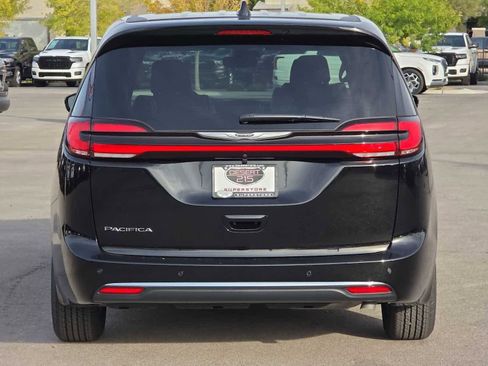 New 2026 Chrysler Pacifica Select FWD image 11