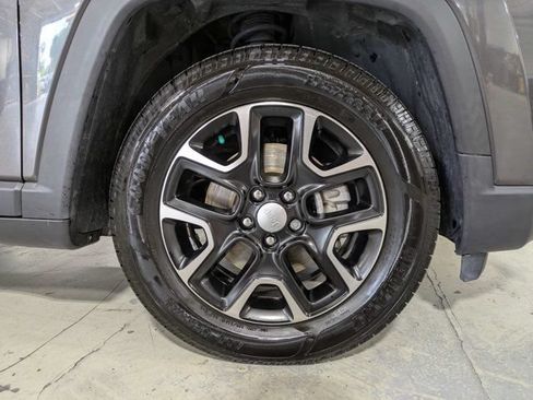 Used 2022 Jeep Compass Latitude FWD image 10
