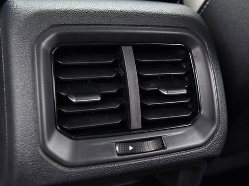 New 2026 Volkswagen Taos SE FWD image 22