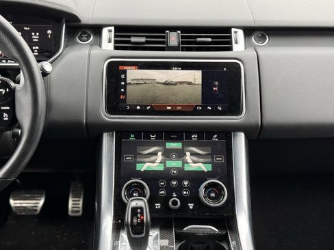 Used 2019 Land Rover Range Rover Sport SVR image 16
