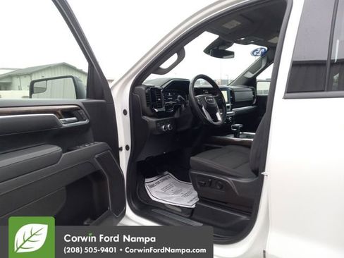 Used 2025 GMC Sierra 1500 Elevation image 9