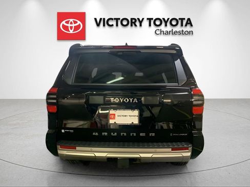 Used 2025 Toyota 4Runner Limited AWD/4WD image 7