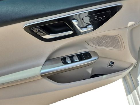 Used 2023 Mercedes-Benz C 300 4MATIC Sedan image 23